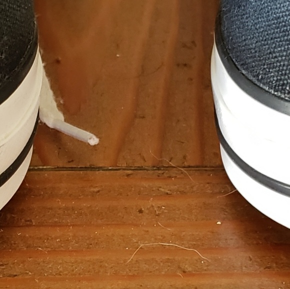 Black low top Converse sneakers - Picture 3 of 3